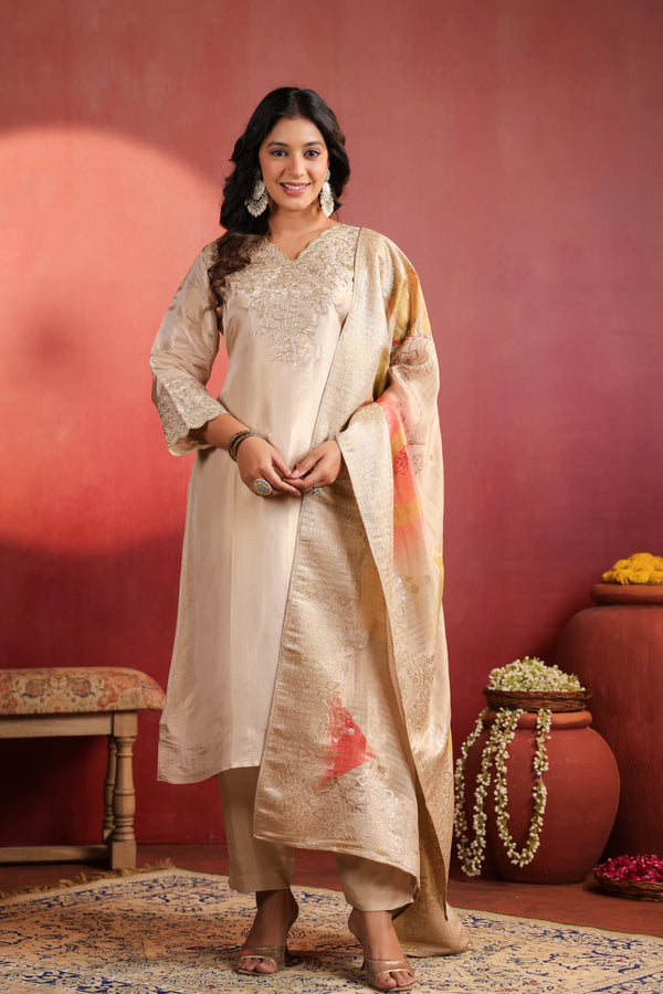 CREAM KURTA SET WITH BANARASI DUPATTA